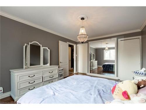 56 Riverview Avenue, London, ON - Indoor Photo Showing Bedroom