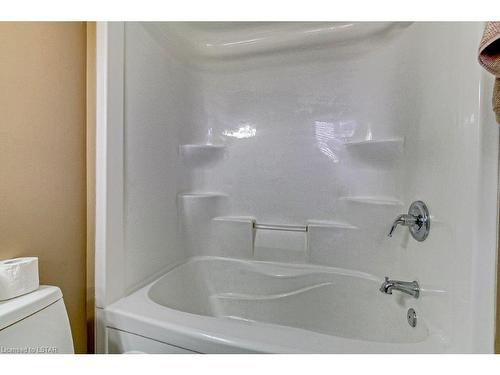 1448 Mickleborough Drive, London, ON - Indoor Photo Showing Bathroom