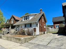 202 Wharncliffe Road S London, ON N6K 2L1