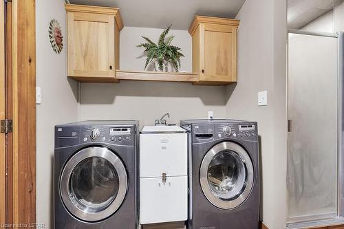 22794 Nairn Road, Middlesex Centre, ON - Indoor Photo Showing Laundry Room