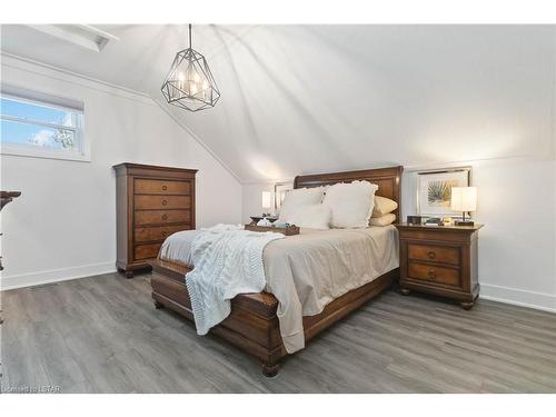 196 Broad Street, Parkhill, ON - Indoor Photo Showing Bedroom