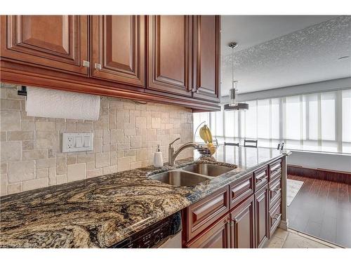 405-570 Proudfoot Lane, London, ON - Indoor Photo Showing Kitchen With Double Sink