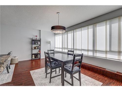 405-570 Proudfoot Lane, London, ON - Indoor Photo Showing Dining Room