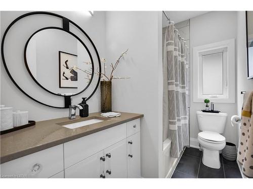 6382 Old Garrison Boulevard, London, ON - Indoor Photo Showing Bathroom