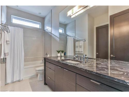 10-567 Rosecliffe Terrace, London, ON - Indoor Photo Showing Bathroom