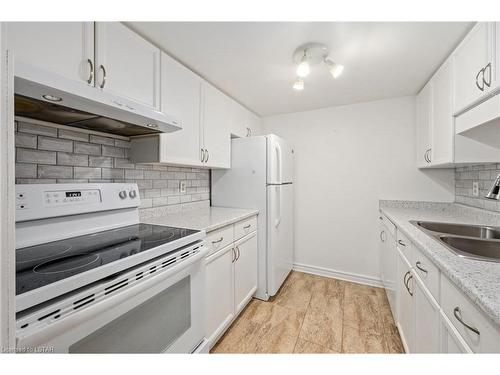 404-1510 Richmond Street, London, ON - Indoor Photo Showing Kitchen With Double Sink
