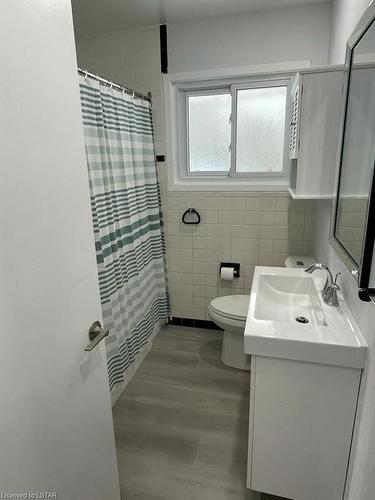 505 Ridgewood Crescent, London, ON - Indoor Photo Showing Bathroom