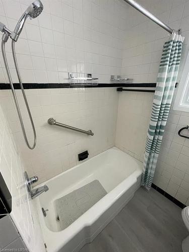 505 Ridgewood Crescent, London, ON - Indoor Photo Showing Bathroom