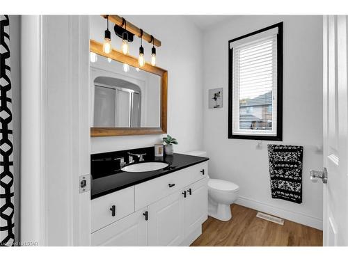 79 Edgevalley Road, London, ON - Indoor Photo Showing Bathroom