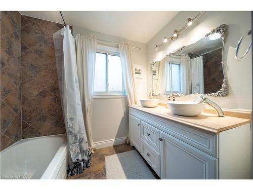 462 Arvilla Boulevard, London, ON - Indoor Photo Showing Bathroom