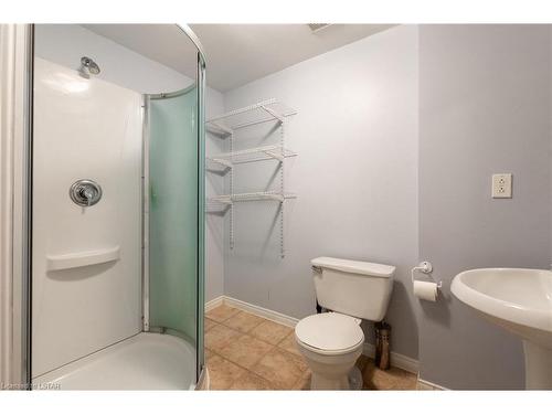 103-1500 Richmond Street, London, ON - Indoor Photo Showing Bathroom