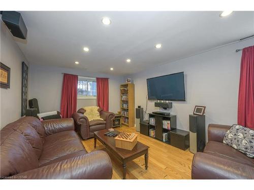 147 Wellesley Crescent, London, ON - Indoor Photo Showing Living Room