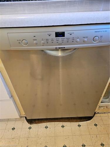 147 Wellesley Crescent, London, ON - Indoor Photo Showing Laundry Room