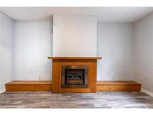 89 Bridlington Road, London, ON - Indoor With Fireplace