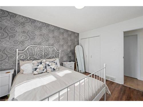 905 Wellingsboro Road, London, ON - Indoor Photo Showing Bedroom