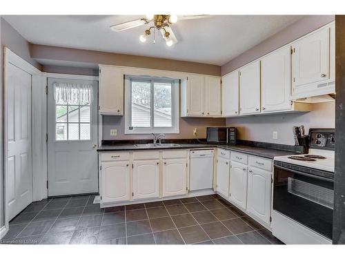 352 Helen Drive, Strathroy, ON - Indoor Photo Showing Kitchen With Double Sink