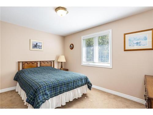 71818 Sunview Avenue, Bluewater, ON - Indoor Photo Showing Bedroom