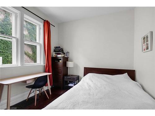 853 Waterloo Street, London, ON - Indoor Photo Showing Bedroom