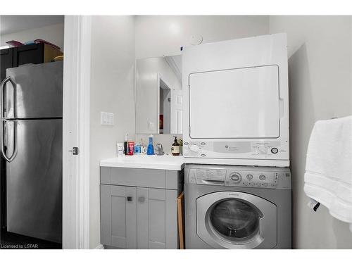 853 Waterloo Street, London, ON - Indoor Photo Showing Laundry Room