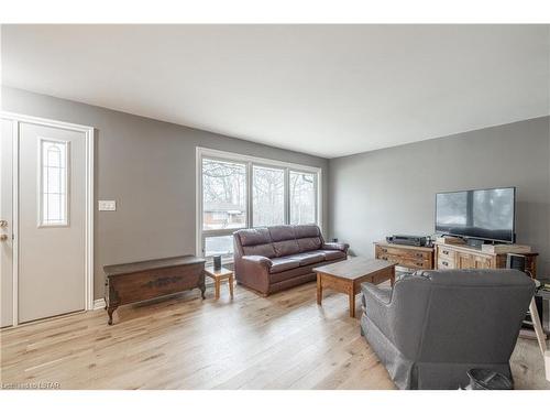 28 Gladstone Avenue, London, ON - Indoor Photo Showing Living Room