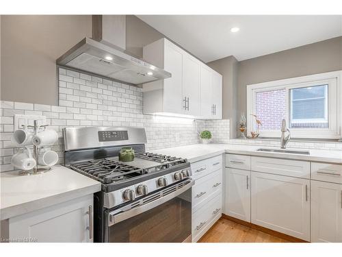 28 Gladstone Avenue, London, ON - Indoor Photo Showing Kitchen With Upgraded Kitchen