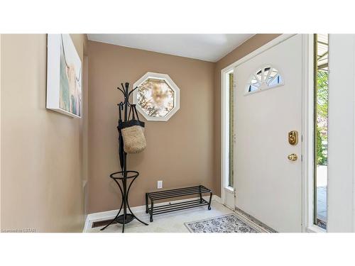 17 Silverdale Crescent, London, ON - Indoor Photo Showing Other Room