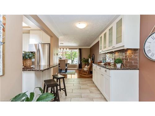 17 Silverdale Crescent, London, ON - Indoor Photo Showing Kitchen