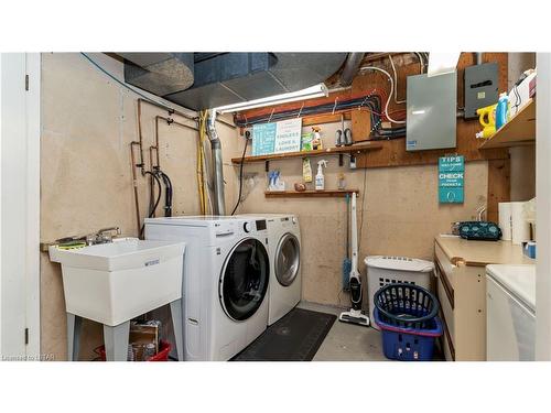 17 Silverdale Crescent, London, ON - Indoor Photo Showing Laundry Room