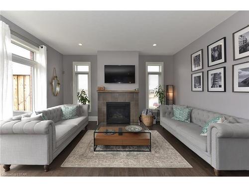 50-555 Sunningdale Road, London, ON - Indoor Photo Showing Living Room With Fireplace