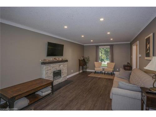 577 Middlewoods Drive, London, ON - Indoor Photo Showing Living Room With Fireplace