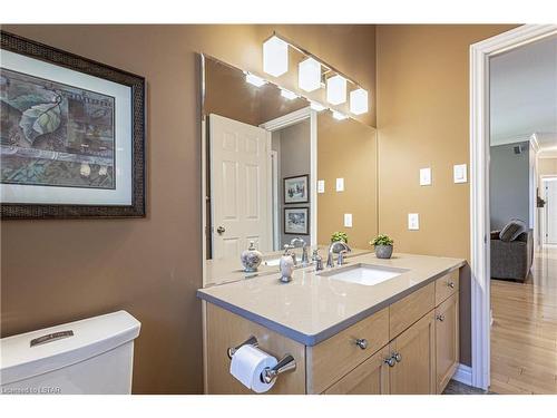 28 Pinehurst Dr Drive, Dorchester, ON - Indoor Photo Showing Bathroom