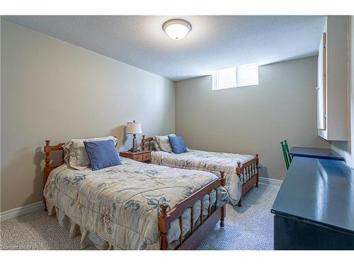 28 Pinehurst Dr Drive, Dorchester, ON - Indoor Photo Showing Bedroom