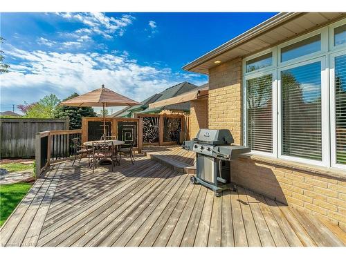 28 Pinehurst Dr Drive, Dorchester, ON - Outdoor With Deck Patio Veranda With Exterior