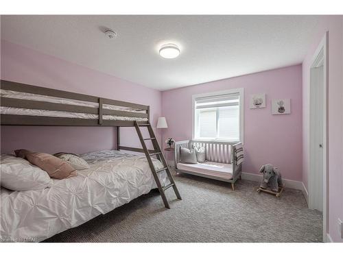 35-1450 North Wenige Drive, London, ON - Indoor Photo Showing Bedroom