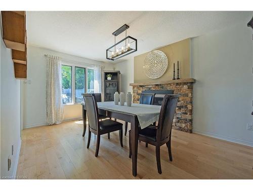 146 Napoleon Drive, London, ON - Indoor Photo Showing Dining Room