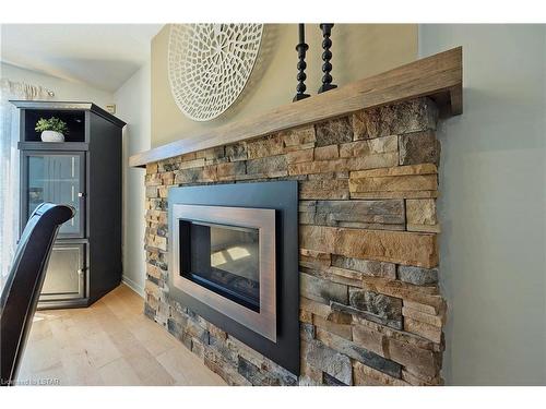 146 Napoleon Drive, London, ON - Indoor Photo Showing Living Room With Fireplace