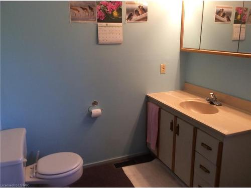 421 Warner Bay Road, Northern Bruce Peninsula, ON - Indoor Photo Showing Bathroom