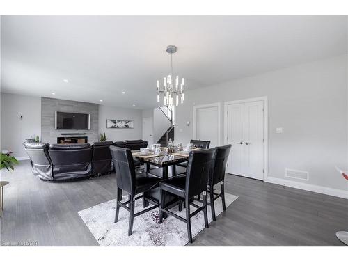 2405 Brayford Crescent, London, ON - Indoor Photo Showing Dining Room