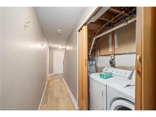 74-320 Westminster Avenue, London, ON - Indoor Photo Showing Laundry Room