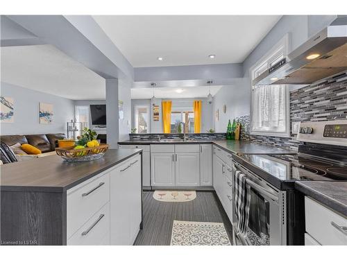 35 Chancton Crescent, London, ON - Indoor Photo Showing Kitchen With Double Sink