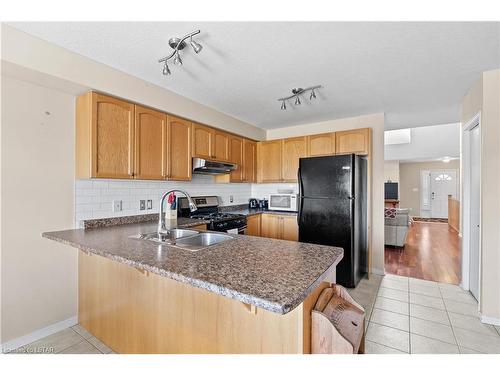 1841 Foxwood Avenue, London, ON - Indoor Photo Showing Kitchen With Double Sink