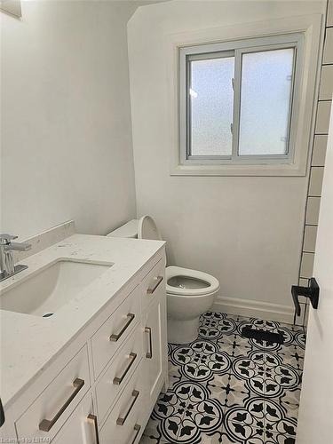 78 Wellesley Crescent, London, ON - Indoor Photo Showing Bathroom