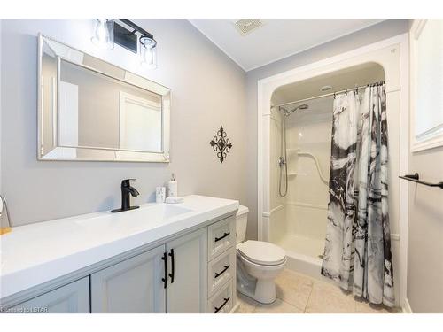 52 James Avenue, Tillsonburg, ON - Indoor Photo Showing Bathroom