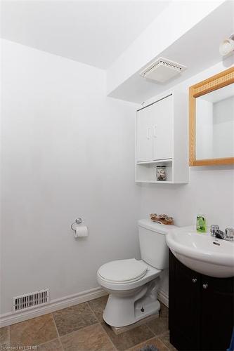 112 Ardsley Crescent, London, ON - Indoor Photo Showing Bathroom