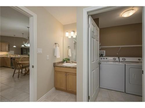49-620 Thistlewood Drive, London, ON - Indoor Photo Showing Laundry Room