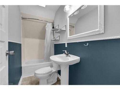 186 St Julien Street, London, ON - Indoor Photo Showing Bathroom