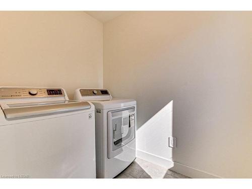 1440 Twilite Boulevard, London, ON - Indoor Photo Showing Laundry Room