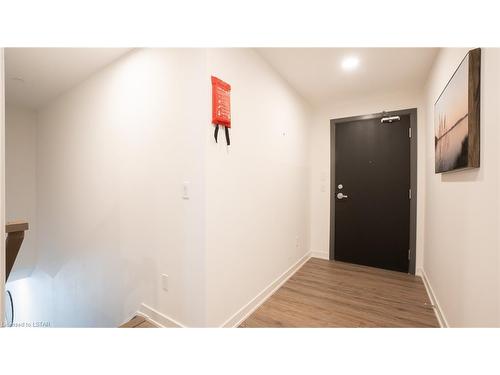 B-498 Eglinton Ave E Avenue, Toronto, ON - Indoor Photo Showing Other Room