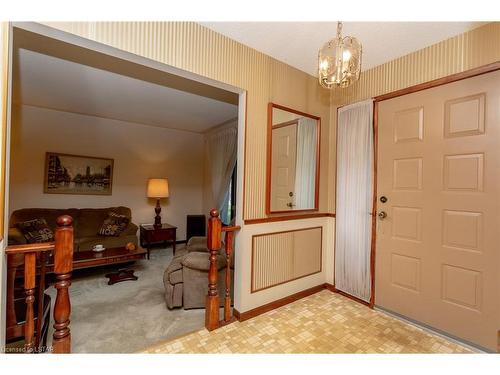 43 Fox Hollow Crescent, London, ON - Indoor Photo Showing Other Room