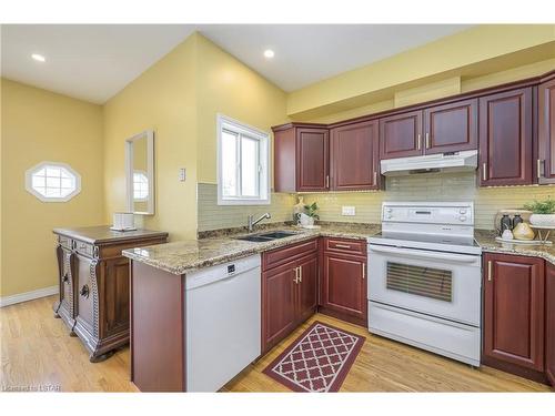 20 Regina Street, London, ON - Indoor Photo Showing Kitchen With Double Sink
